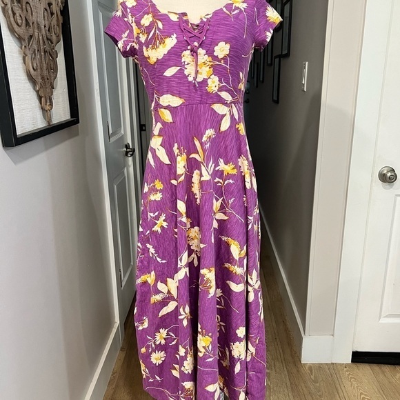 CHAPS lavender maxi with yellow floral pattern and lace up neckline dress - Picture 2 of 14
